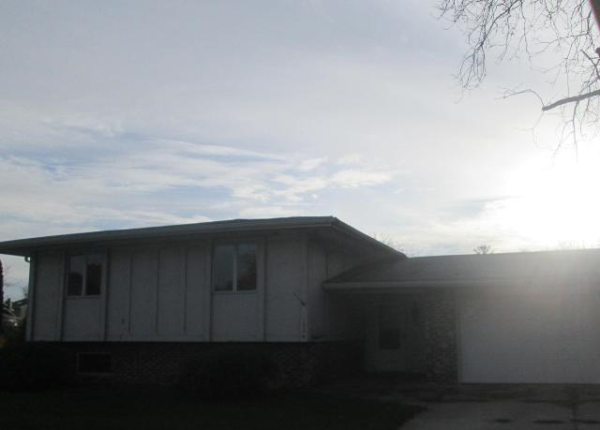 1024 N Lakeshore Dr
