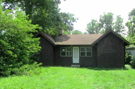1527 Ruth Drive