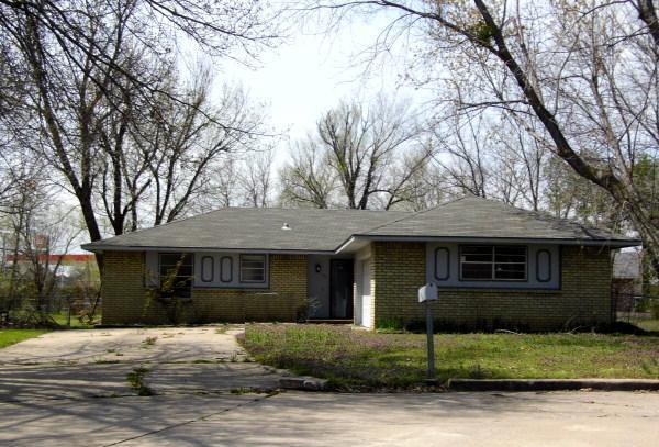 103 N Wortman Pl