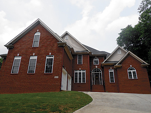 601 ST CLAIR DRIVE