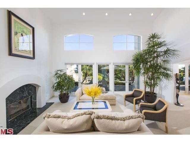 27017 Sea Vista Dr