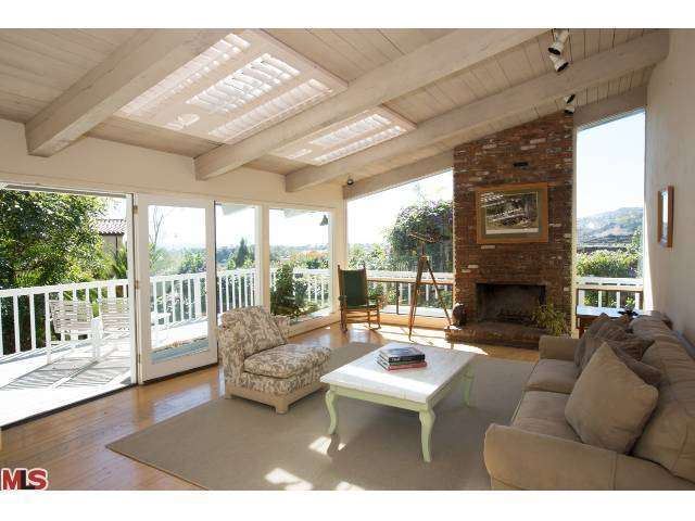3629 Serra Rd