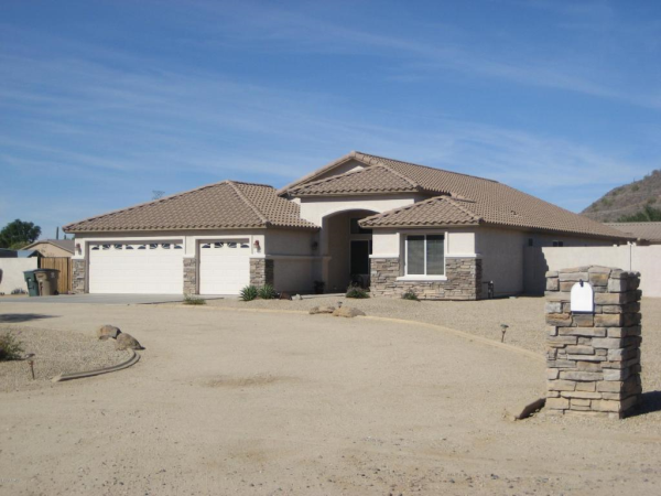8922 W CALLE LEJOS --