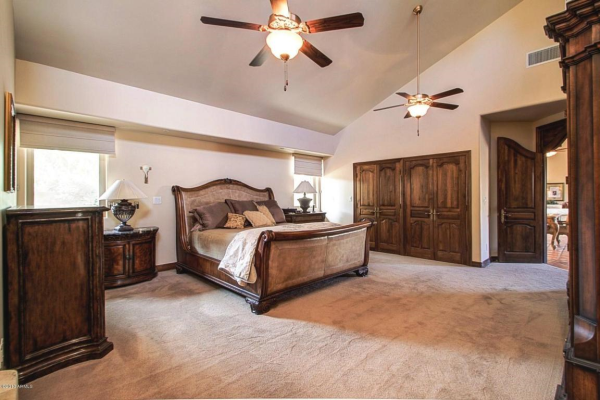 2169 E CALLE DE ARCOS --