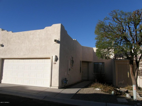 452 W Deerwood