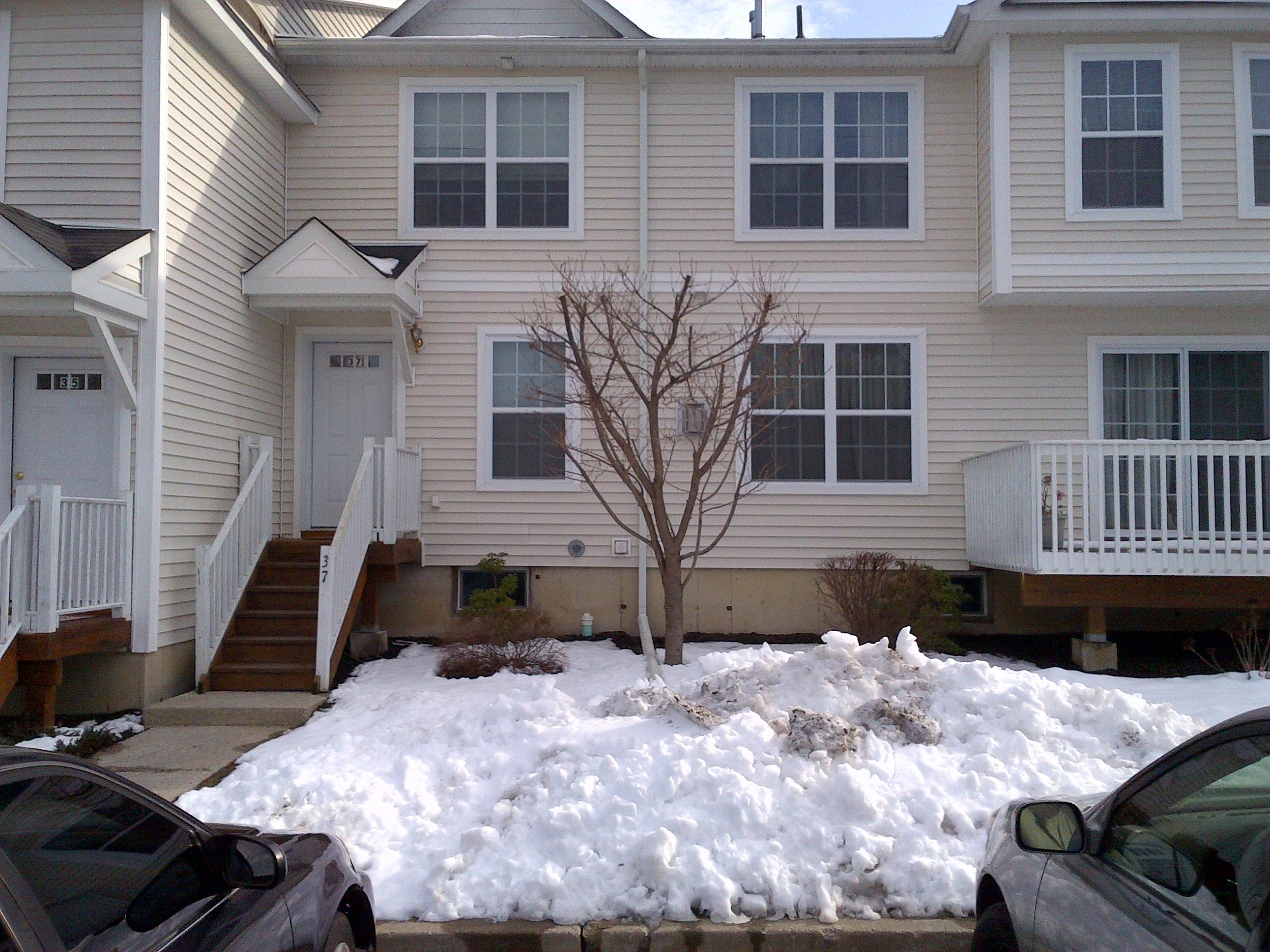 37 Lexington Way