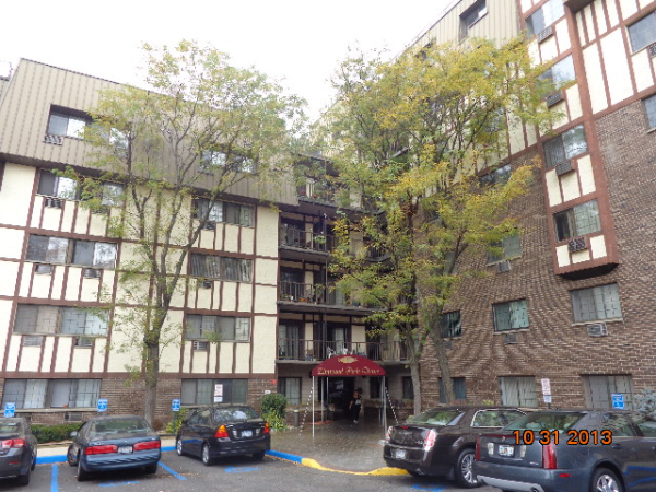 2 Elmwood Park Dr Apt 320