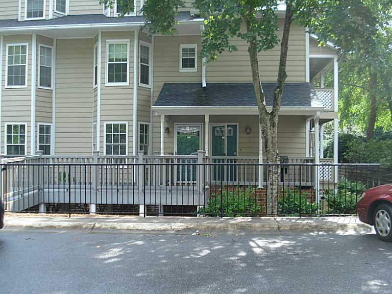 Unit 4455 - 4455 Pineridge Circle