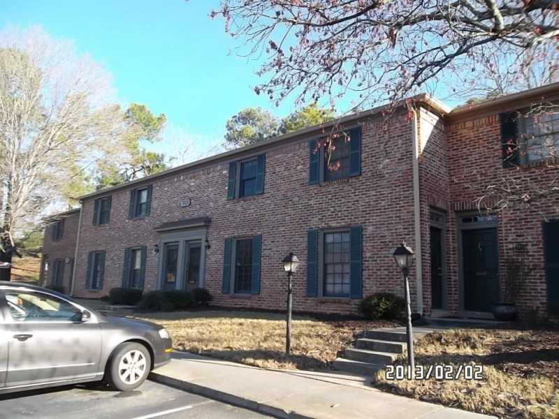 Unit E - 3123 Colonial Way