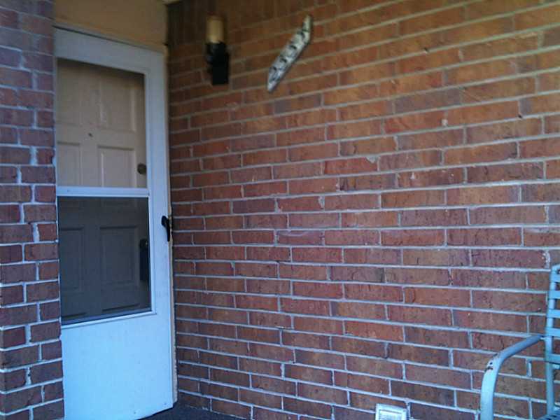 Unit - - 255 Bradford Square Ne
