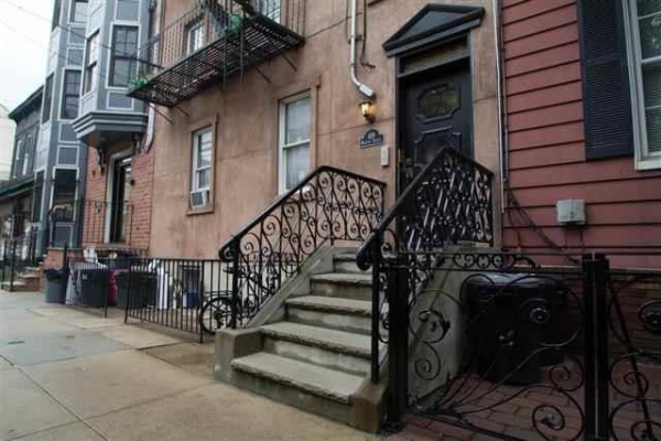 419 MADISON ST
