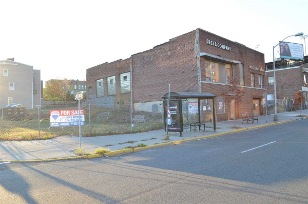 2704-10 KENNEDY BLVD