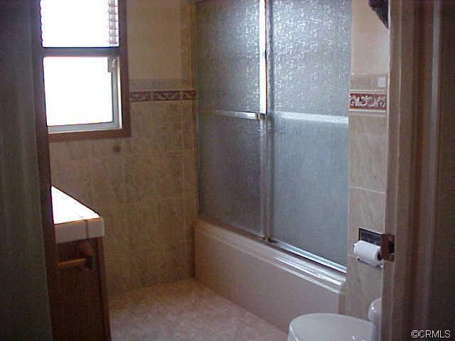 1701 Leighton