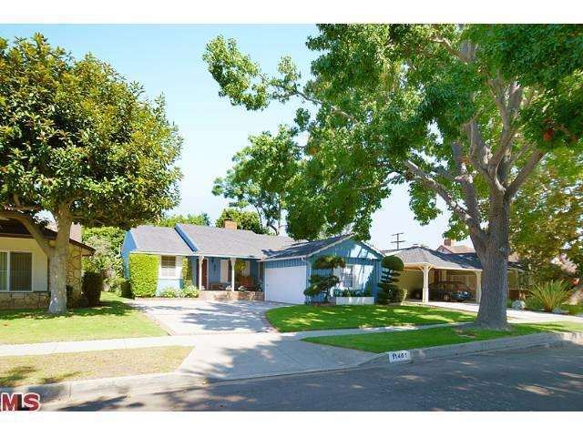 11401 Rose Ave