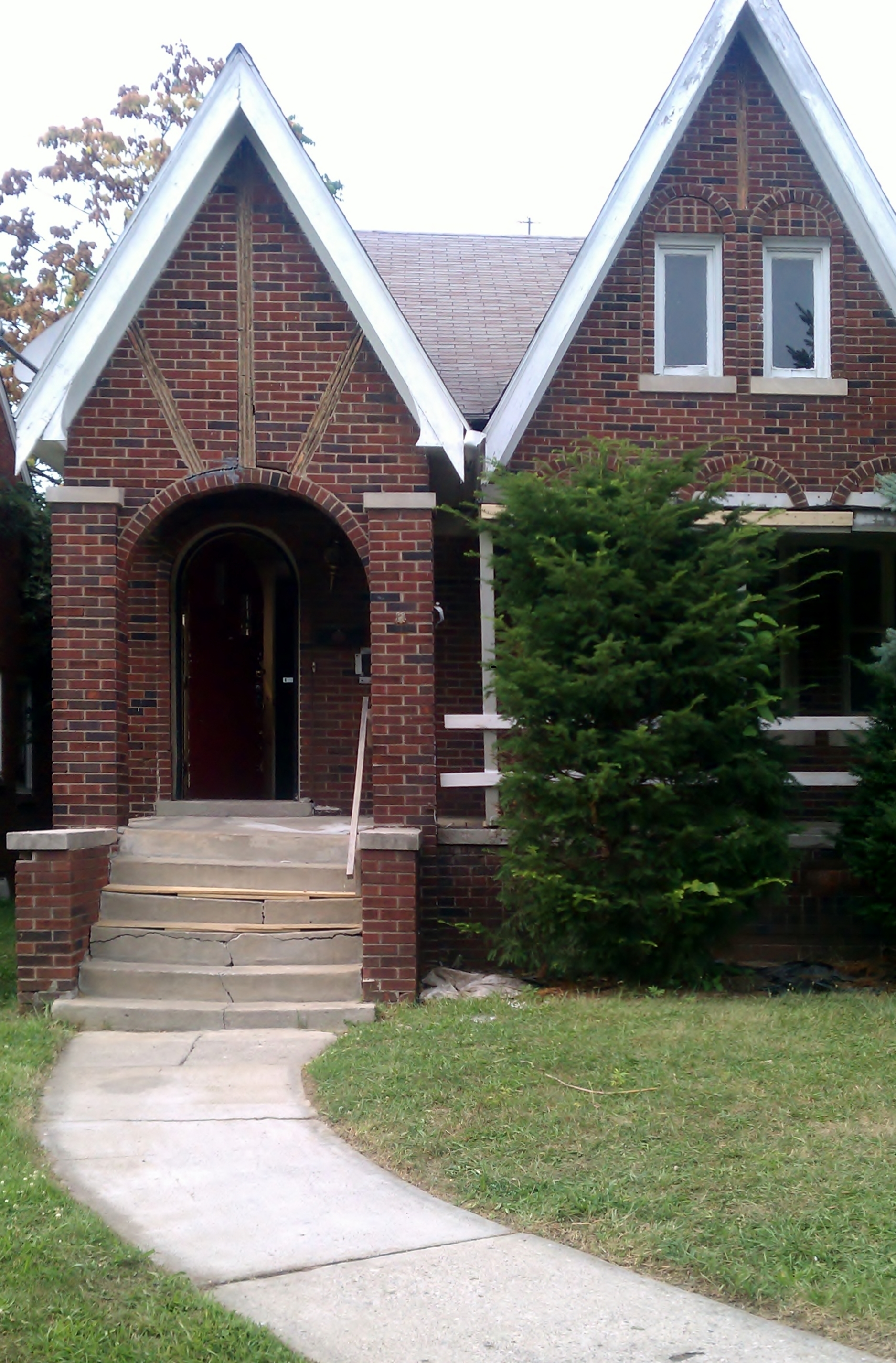 14321 Kilbourne St