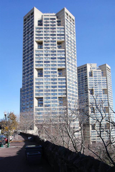 37G 7000 BLVD EAST