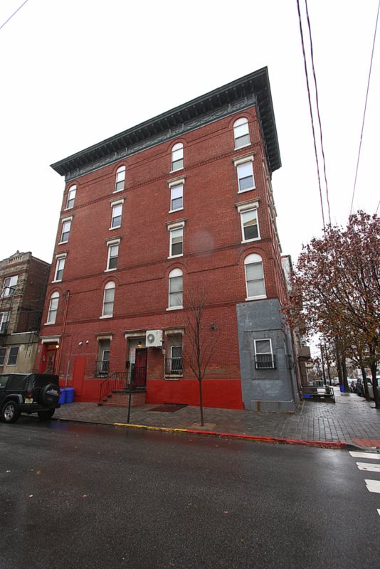 4A 423 ADAMS ST