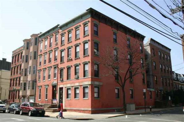 132 ADAMS ST