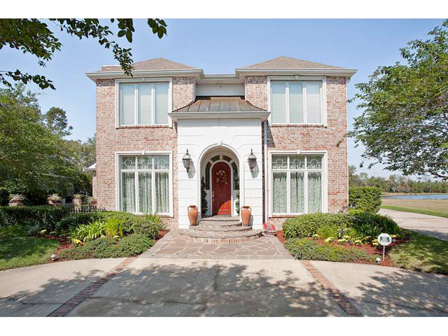38 MUIRFIELD DR