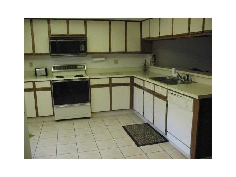 745 PINELLAS BAYWAY 211