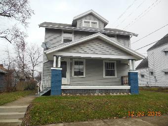 288 W 1st St