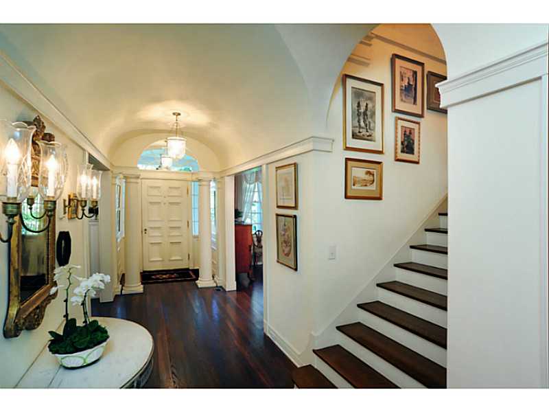 17 Inman Circle Ne