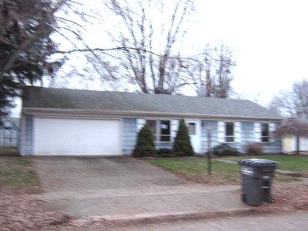 1206 Gleneagles Dr
