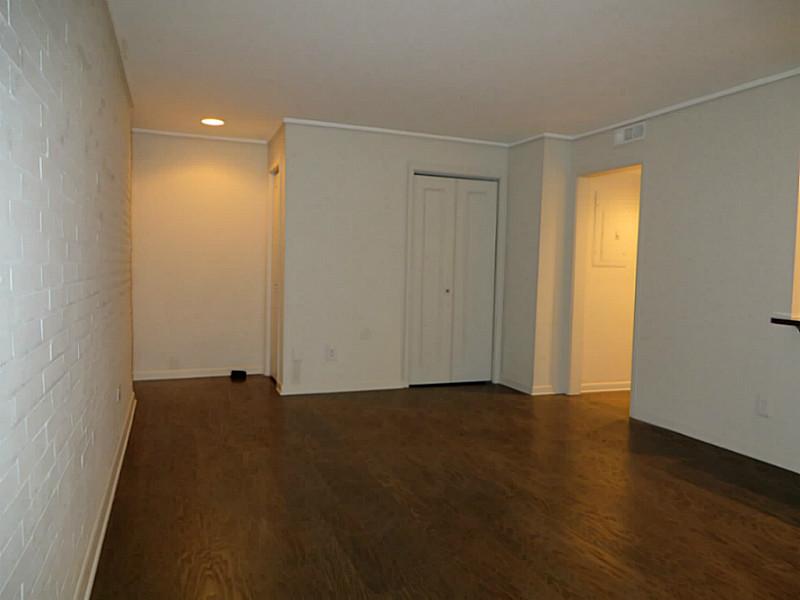 Unit 3 - 345 7th Street Ne