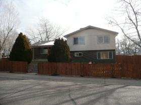 10846 Livingston Dr