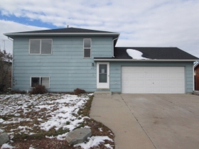 2221 Balsam Ave