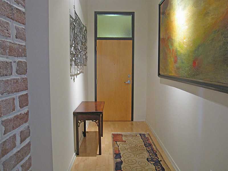 Unit D2 - 376 Nelson Street Sw