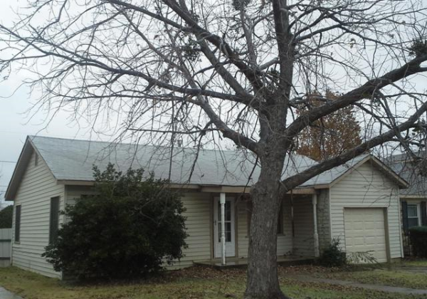 2114 North Chapman