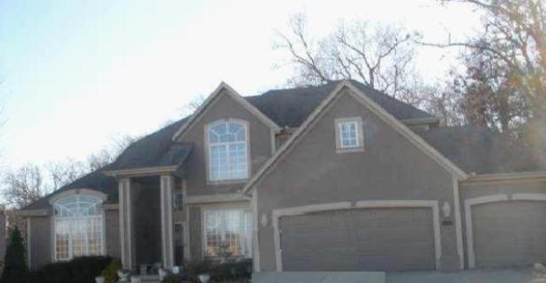 529 Ne Emerald Drive