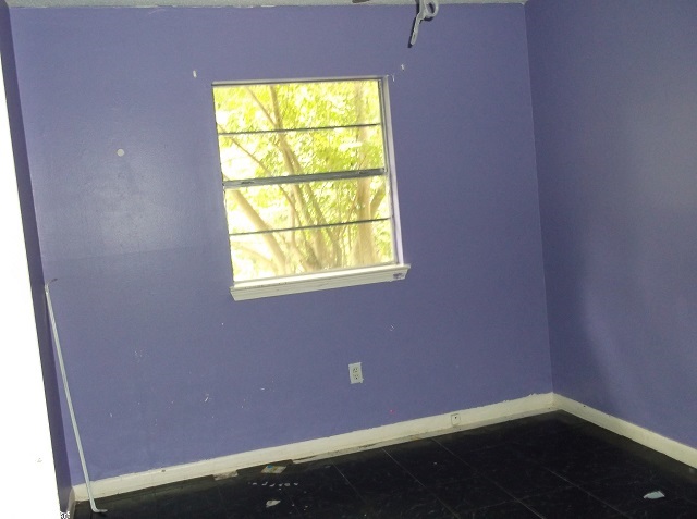 33 Collins Rd