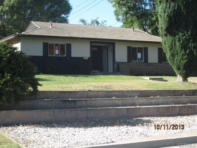 1217 Cedar AV