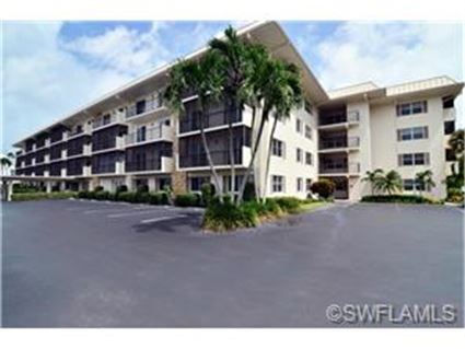 3200 Gulf Shore Blvd N #215