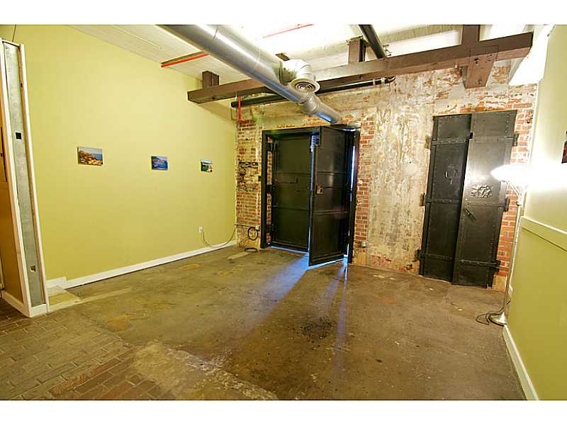 Unit 20 - 244 Peters Street Sw