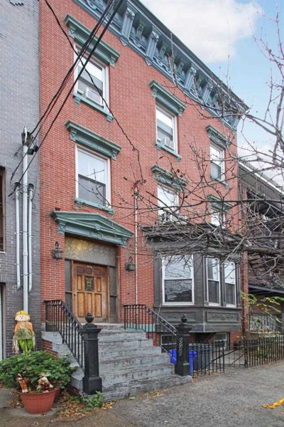 2 64 MONROE ST