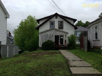 3 Hillcrest St