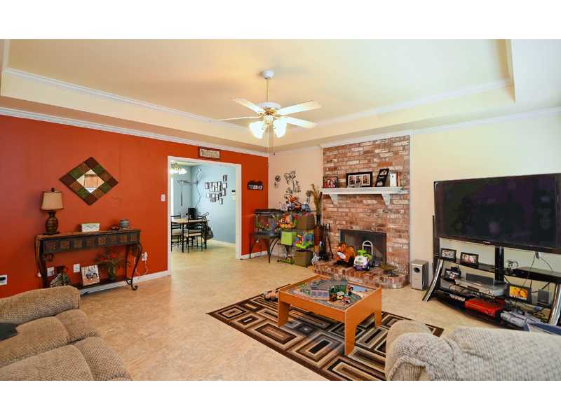 7536 OAKTREE