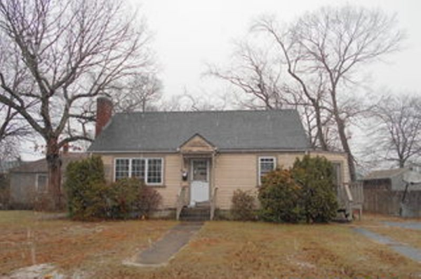 6 Howard Ave