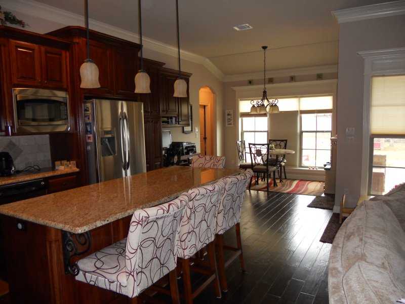 2004 HONEYTREE TRAIL CIRCLE