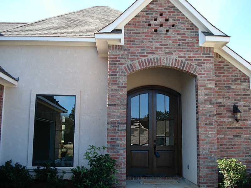 6085 PELICAN POINTE