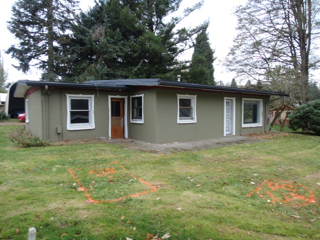 1226 Frederick Lane NE