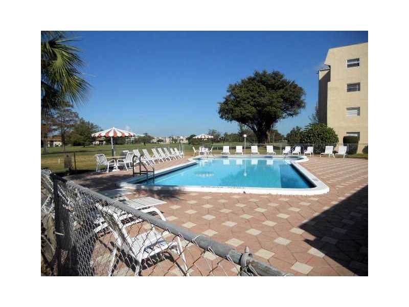 1030 COUNTRY CLUB DR # 102