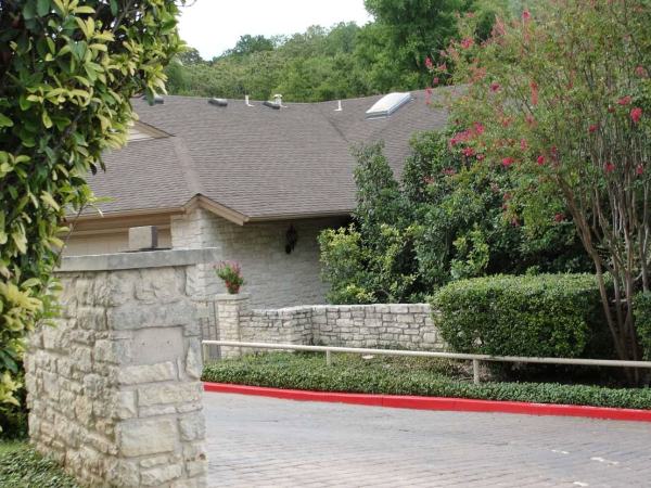 5517 OAKWOOD CV