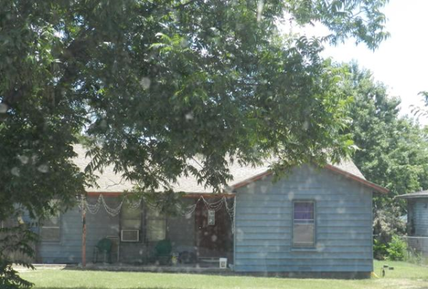 418 Russell St