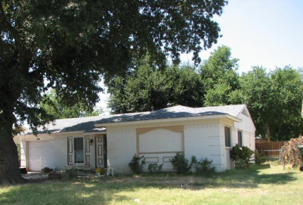 1521 Lucas Terrace