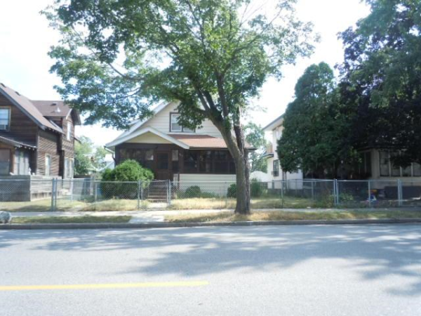 4115 Chicago Ave