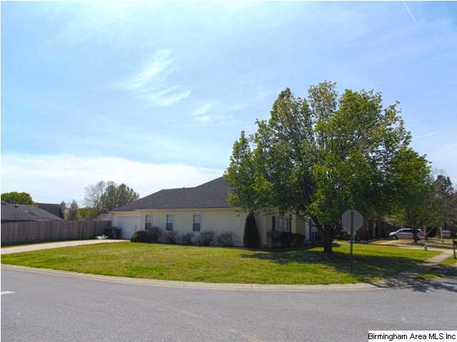 121 Stonehaven Dr